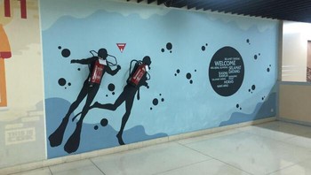 Semoga saat ada kebakaran, orang-orang sadar letak APAR. Foto: (Bored Panda).