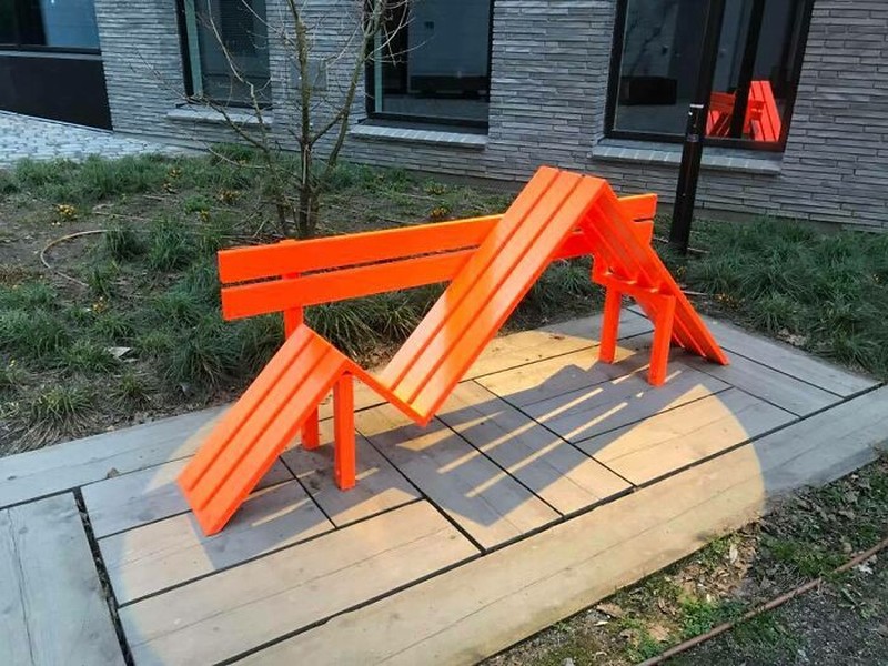 Seperti yang kita tahu, di dunia ini ada beberapa barang yang bagus dan jelek. Namun untuk deretan barang ini cukup bingung menyebutnya, unik atau aneh ya?