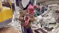 Kisah Wanita Melahirkan Selagi Terperangkap di Reruntuhan Gempa Suriah
