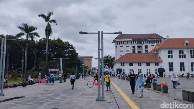 Kota Tua terletak di Jakarta Barat. Lalu, bagaimana cara ke Kota Tua naik kereta dari stasiun Jakarta, Bogor, Depok, Tangerang, dan Bekasi? Simak cara-caranya.