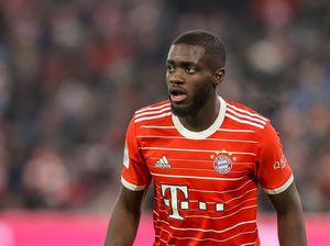Kisah Bek Bayern Sewa Penyanyi Opera untuk Sembuhkan Serak Usai Laga