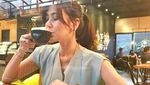 Dee Adnan, Pacar Tyo Nugros yang Hobi Ngopi di Kafe