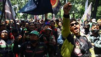 Massa aksi menyampaikan permohonan kepada Pj Gubernur DKI Jakarta Heru Budi Hartono untuk mengkaji ulang wacana ERP. Dia menuntut agar Heru bersikap bijaksana dalam menerapkan suatu kebijakan.  