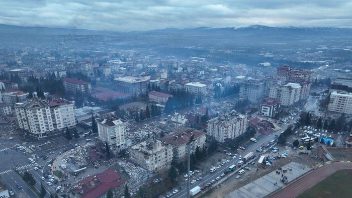 An aerial view shows damaged and collapsed buildings following an earthquake, in Kahramanmaras, Turkey February 7, 2023. REUTERS/Stringer NO RESALES. NO ARCHIVES.