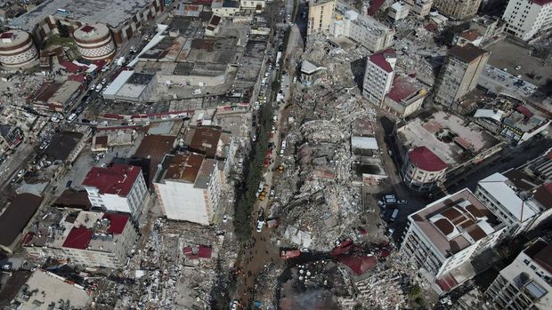 An aerial view shows damaged and collapsed buildings following an earthquake, in Kahramanmaras, Turkey February 7, 2023. REUTERS/Stringer NO RESALES. NO ARCHIVES.