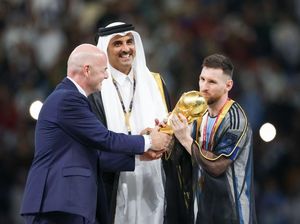 Emir Qatar Mau Beli MU, Lalu Bagaimana Nasib PSG?