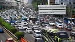 Horor Macet Gatsu saat Jam Pulang Kantor