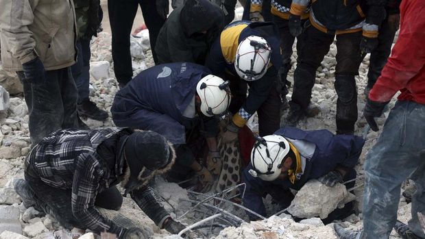 Jumlah korban gempa Turki terus bertambah. Dilansir AFP, Rabu (8/2/2023) korban tewas gempa Turki mencapai 7.926 orang yang merupakan warga Turki dan Suriah.