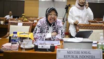 Kala Risma Curhat di DPR, Anggaran Kemensos Ditahan Menkeu