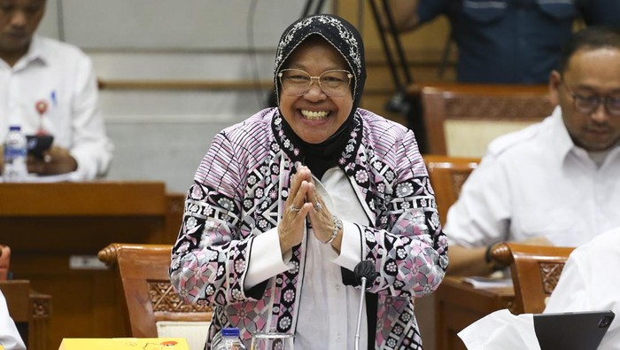 Menteri Kesehatan Budi Gunadi Sadikin menyampaikan paparan saat mengikuti rapat kerja bersama Komisi IX DPR di Kompleks Parlemen Senayan, Jakarta, Rabu (8/2/2023). Rapat tersebut membahas strategi percepatan penanganan penyakit tidak menular dan penyakit menular. ANTARA FOTO/Rivan Awal Lingga/rwa.