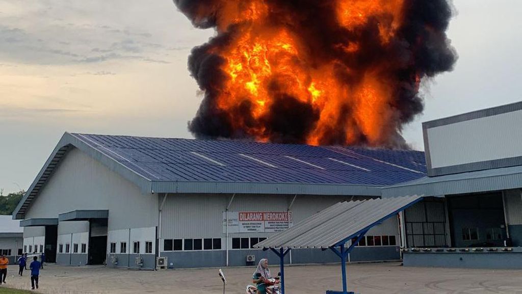 Polisi Usut Pemicu Pabrik Kasur di Tenjo Bogor Terbakar Hebat