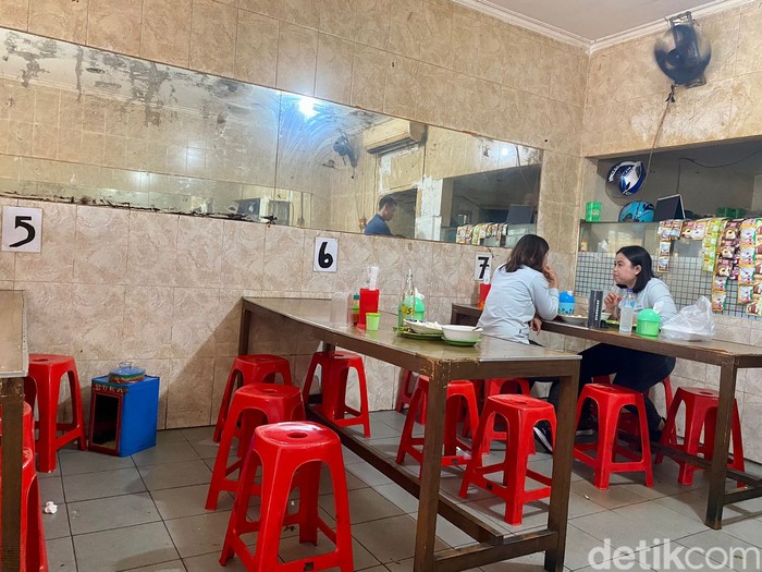 Kedai Lilie Singkawang: Viral Iga Bakar Empuk Juicy yang Sehari Laku 100 Kg Kedai Lilie Singkawang: Viral Iga Bakar Empuk Juicy yang Sehari Laku 100 Kg