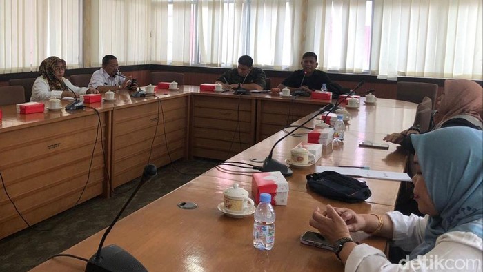 Komisi I DPRD Bone menggelar RDPU terkait aduan seleksi PPS.