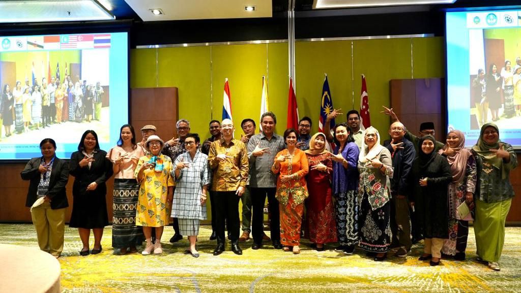 Lima Negara ASEAN Usul Kebaya Jadi Nominasi Bersama ke UNESCO