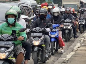 Macet TB Simatupang Arah Fatmawati Bikin Pemotor Ibarat Kayuh Otoped