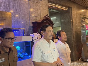 KCI Mau Impor KRL, Luhut Ingin Ada Audit BPKP