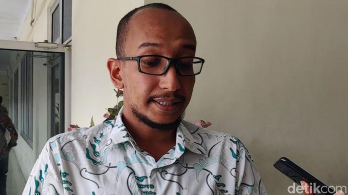 Ketua DPRD Kota Pekalongan, M Azmi Basyir saat ditemui awak media di Gedung DPRD Kota Pekalongan, , Rabu (08/02).