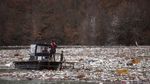 Penampakan Sampah yang Memenuhi Sungai Lim di Serbia
