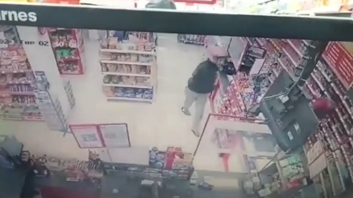 Perampokan minimarket di Makassar, Sulsel.