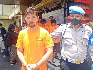 Bule Slovakia Diciduk Polisi Kantongi Ganja dan Hashish