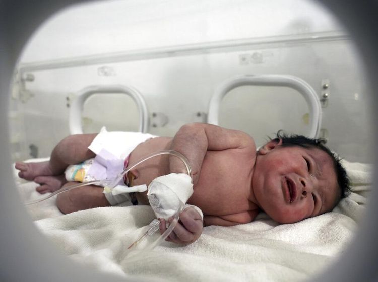 5 Foto Aya, Bayi Baru Lahir yang Selamat dari Reruntuhan Gempa Turki-Suriah