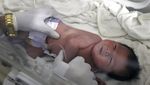 Potret Pilu Bayi Baru Lahir Selamat dari Reruntuhan Gempa di Suriah