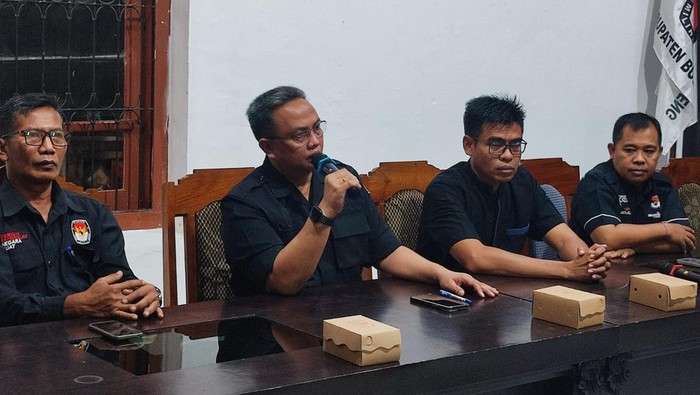 Rapat persiapan Kirab Akbar bertempat di Ruang Rapat Kantor Bupati Buleleng, Rabu, (8/2/2023). (IST)