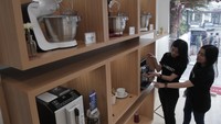 Melalui Bosch Home Experience Center, pelanggan dapat melihat, merasakan, dan mencoba secara langsung kecanggihan dari berbagai kategori produk rumah tangga Bosch.  