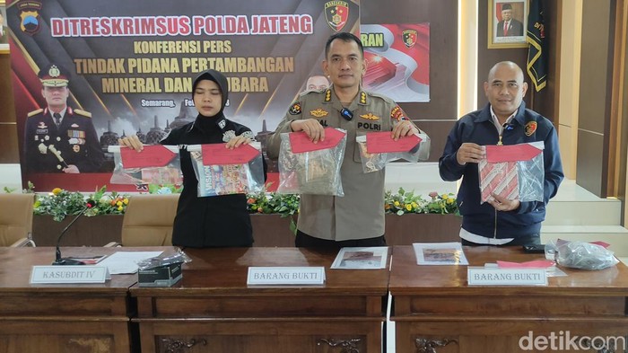 Rilis kasus penangkapan pengelola tambang ilegal di Blora dan Pati di Mapolda Jateng, Rabu (8/2/2023)