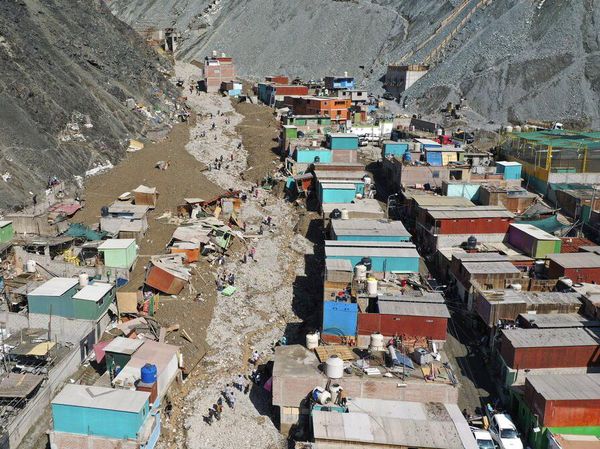 Rumah-rumah di Peru Hancur Tertimbun Longsor, 15 Orang Tewas