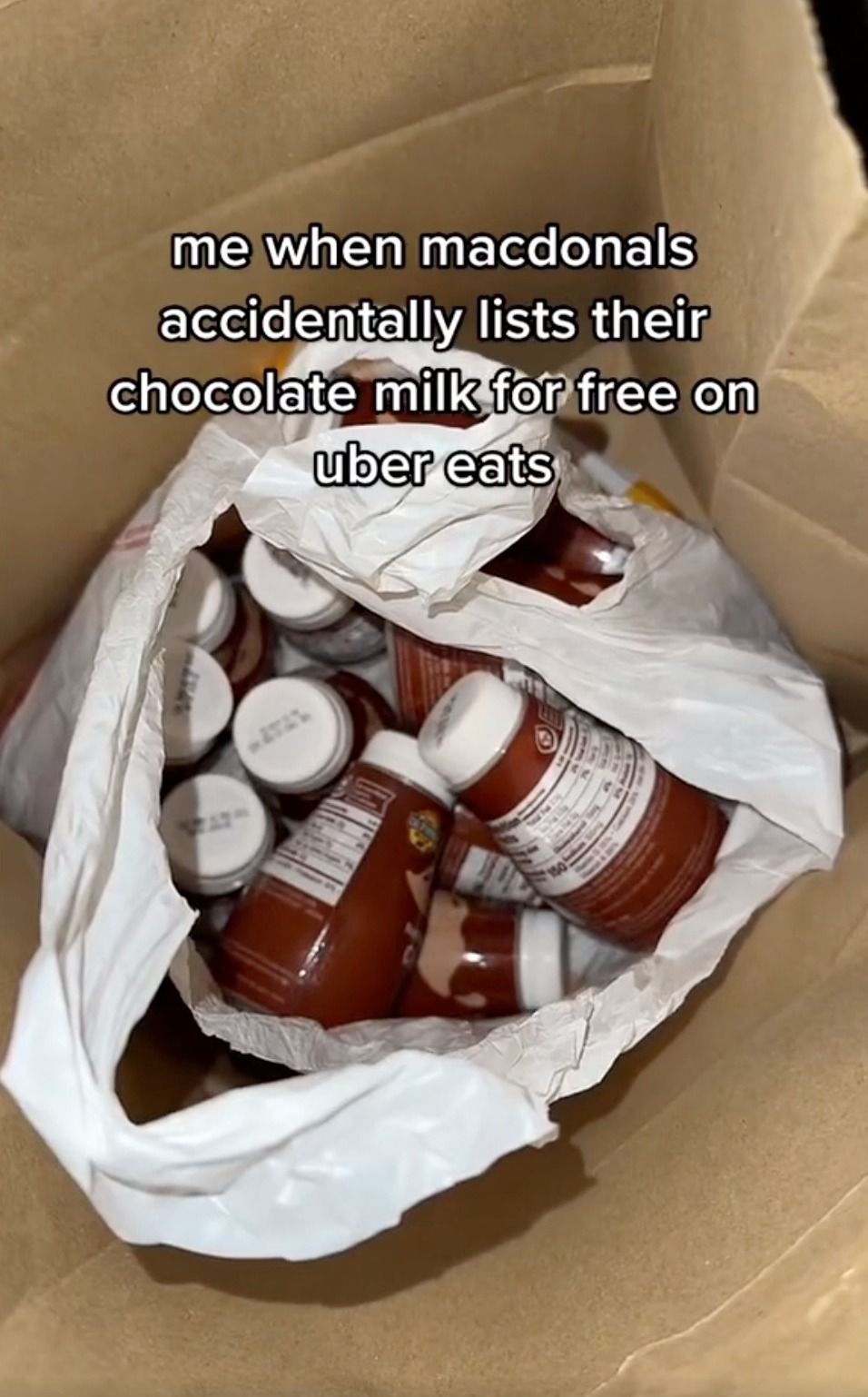 Tak Tercantum Harga di Aplikasi, Pria Ini Aji Mumpung Pesan 13 Botol Susu