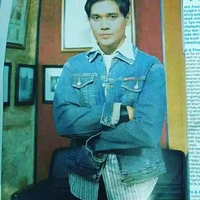 Tak jauh berbeda, hingga saat ini wajah Tyo juga masih mulus tanpa keriput. Tak hanya itu saja, berat badannya pun masih stabil berkat diet tak konsumsi MSG dan garam yang dijalaninya, serta olahraga. Foto: Instagram/@taufieq.elmawa