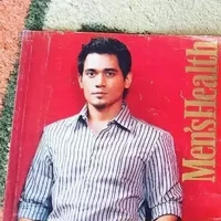 Eks drummer Dewa 19, Tyo Nugros memang tengah jadi pusat perhatian karena penampilannya yang terlihat awet muda. Seolah tak menua, banyak yang jadi menyebutnya seperti vampire di dunia nyata. Begini penampilan Tyo saat masih muda. Foto: Instagram/@baladewafamilia