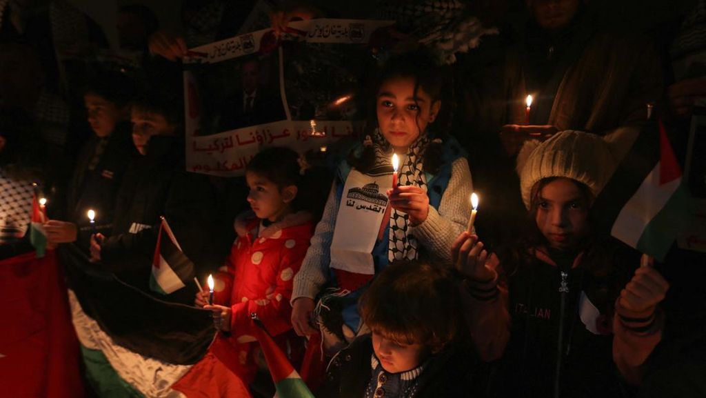 Ungkapan Duka Anak-anak Palestina untuk Korban Gempa Turki