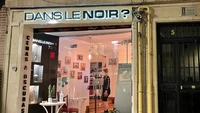 Dans le Noir salah satunya berlokasi di Madrid, Spanyol. Reporter Insider, Hannah Docter-Loeb penasaran dengan pengalaman bersantap di sini.