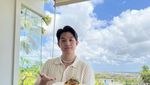 10 Pose Keren Jonathan Alden, Pacar Awkarin Saat Kulineran