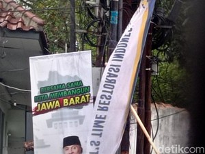 5.901 Reklame Kandidat yang Curi Start Kampanye Diturunkan di Bandung