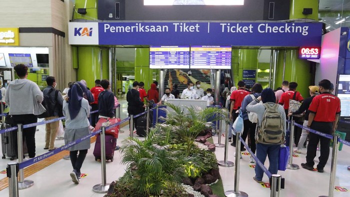 Cara cetak tiket kereta api perlu diketahui sebelum keberangkatan. Pemegang tiket bisa mencetak boarding pass kereta dari KAI Access. Bagaimana caranya?