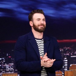 Awal Mula Rumor Chris Evans Selingkuh Usai Istri Melahirkan
