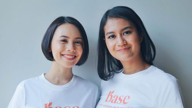 Co-founder Base Yaumi Fauziah Sugiharta dan Ratih Permata Sari.