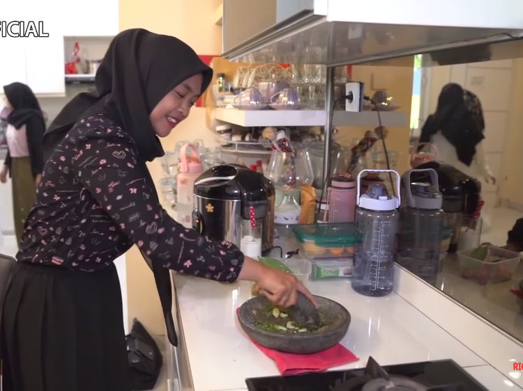 Penampilan Dapur Ria Ricis Sebelum dan Sesudah Menikah dengan Teuku Ryan