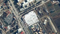 Gambar satelit menunjukkan tenda darurat setelah gempa bumi di Osmaniye, Turki.