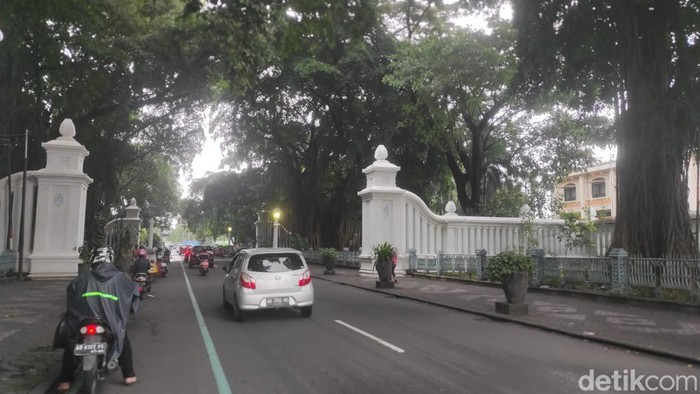 Gapura Gladag akses masuk menuju Keraton Solo, Kamis (9/2/2023).