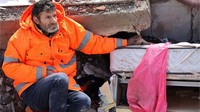 Hingga saat ini, tim SAR terus berupaya melakukan pencarian korban dengan bertaruh waktu. Setiap menit, setiap jam sangat berarti. Dok. BBC World