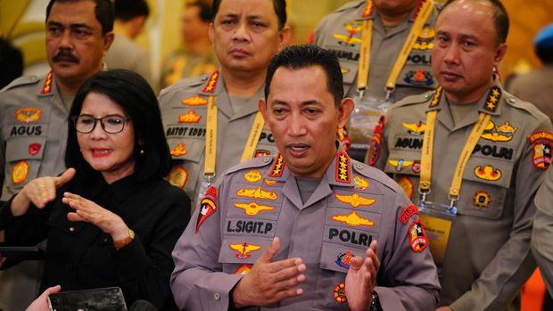 Kapolri Jenderal Listyo Sigit Prabowo memastikan kepolisian mengawal seluruh kebijakan pemerintah hingga menjaga situasi keamanan dan ketertiban masyarakat. (dok Polri)