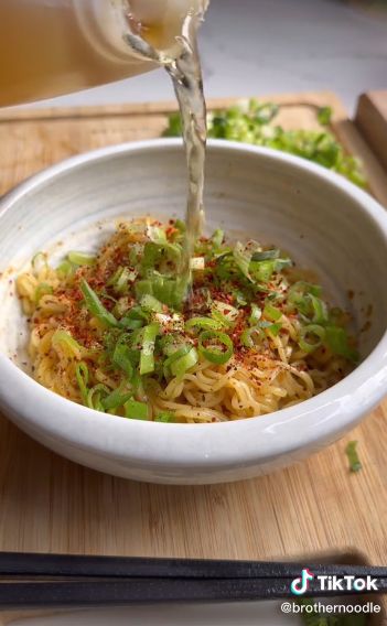 Kreasi Indomie Goreng ala TikToker Brother Noodle
