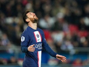 Aguero Keceplosan Ngaku Messi Bakal Pindah ke Klub Asal Argentina