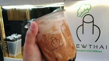 Logo restoran ini malah seperti gambar penis. Foto: Boredpanda