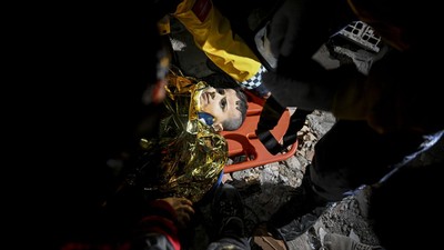 Malaikat-malaikat Kecil yang Selamat dalam Gempa Turki-Suriah