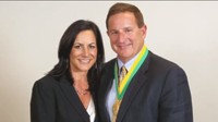 Mark dan Paula Hurd